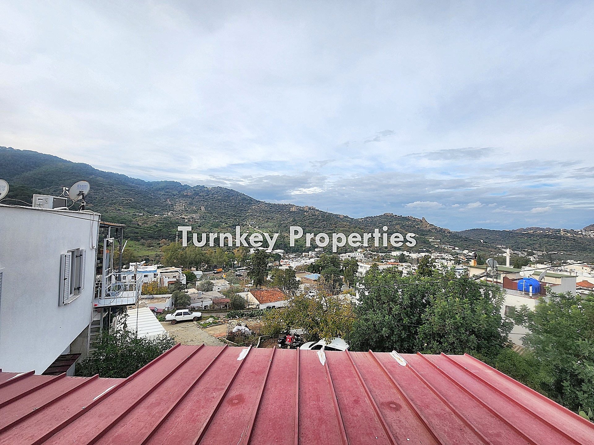 Gündoğan Köyiçi Satılık Kargir Ev Geniş Bahçeli Müstakil Parselli